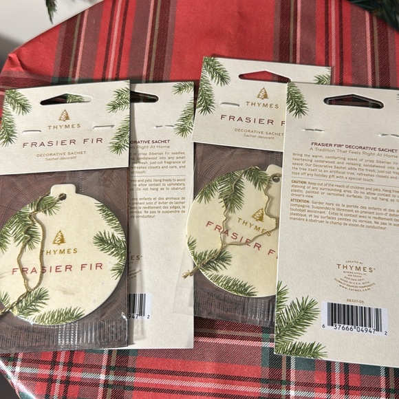 Thymes Decorative Sachet - Frasier Fir - Scented with Notes of Siberia 4Pack - Picture 4 of 4